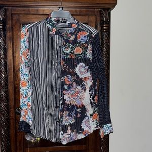 Life Stlye women’s button down long sleeve shirt. Size L